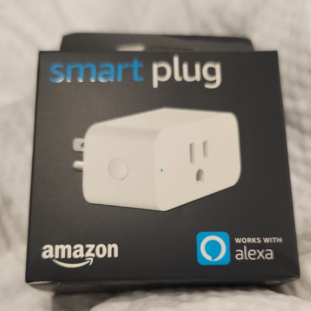 Amazon Alexa-Compatible Smart Plug - White